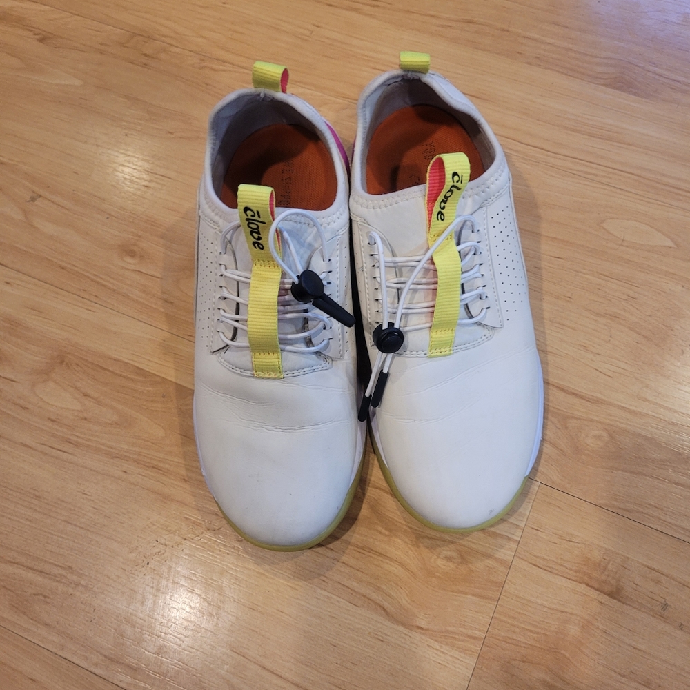Clove Nurse Sneakers